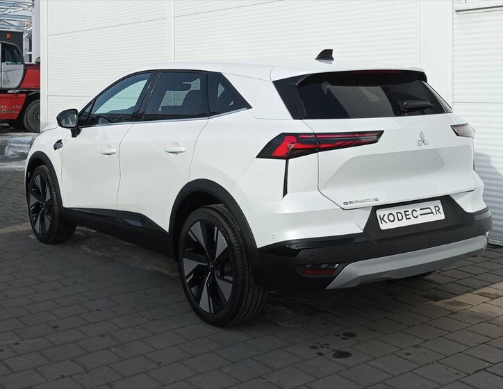 Mitsubishi Grandis SUV / Terénní 1,3 l 104 kw