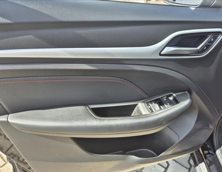 MG ZS Hatchback 1,5 l 78 kw