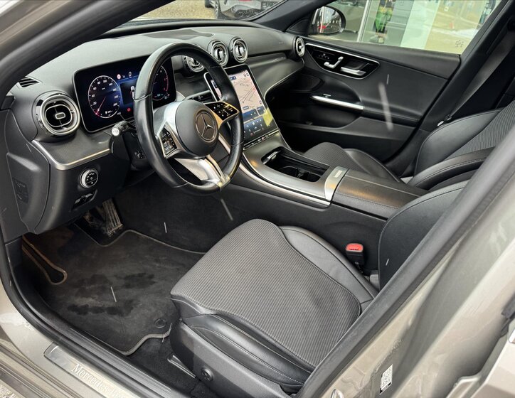 Mercedes-Benz Třídy C Sedan / Limuzína 2,0 l 147 kw