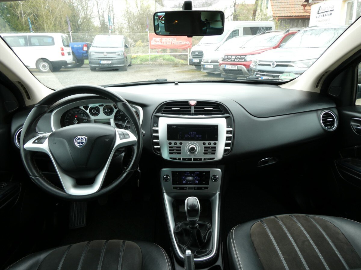 Lancia Delta Hatchback 1,4 l 88 kw
