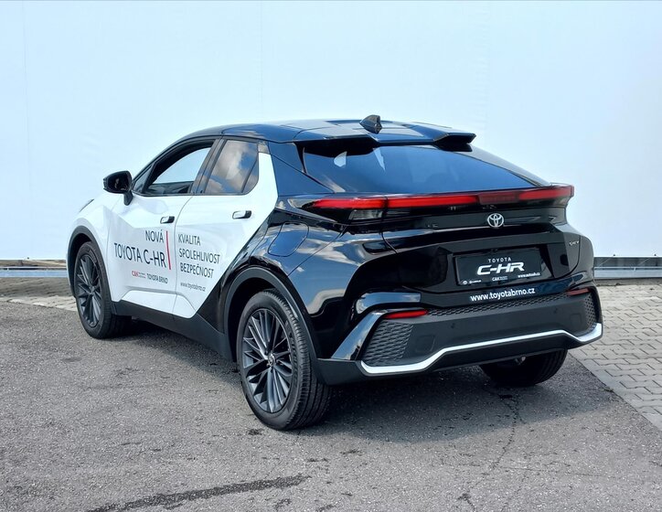 Toyota C-HR CUV 2,0 l 112 kw