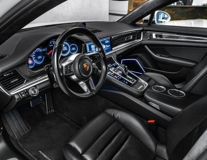 Porsche Panamera 11