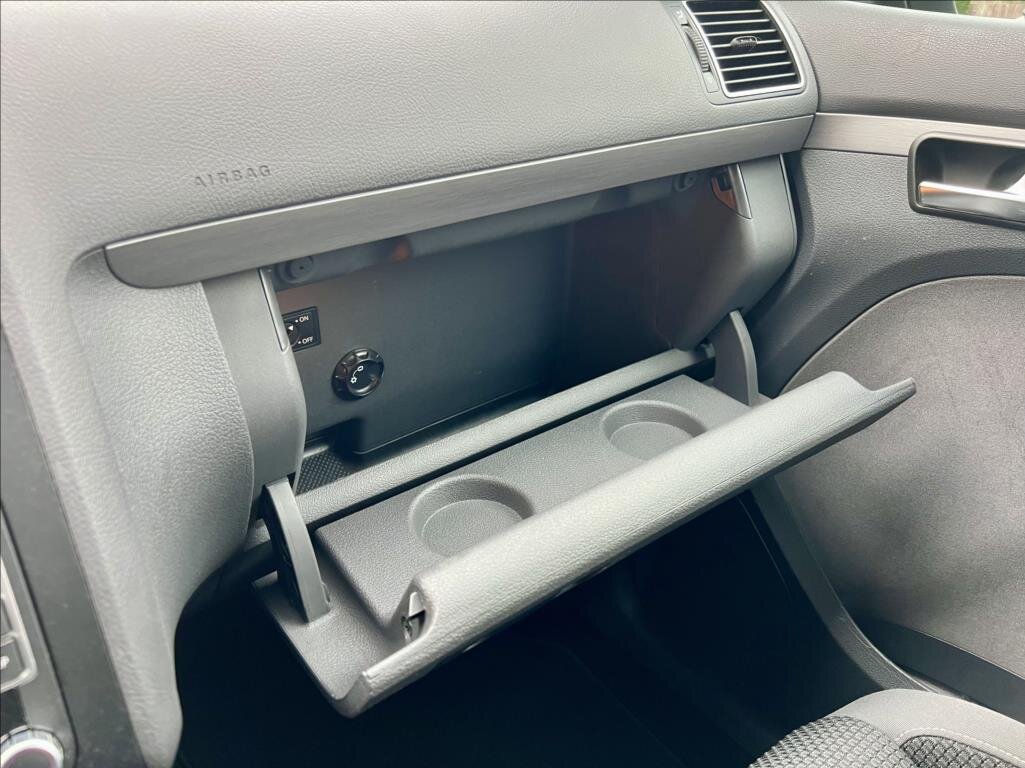 Volkswagen Touran MPV 1,6 l 77 kw