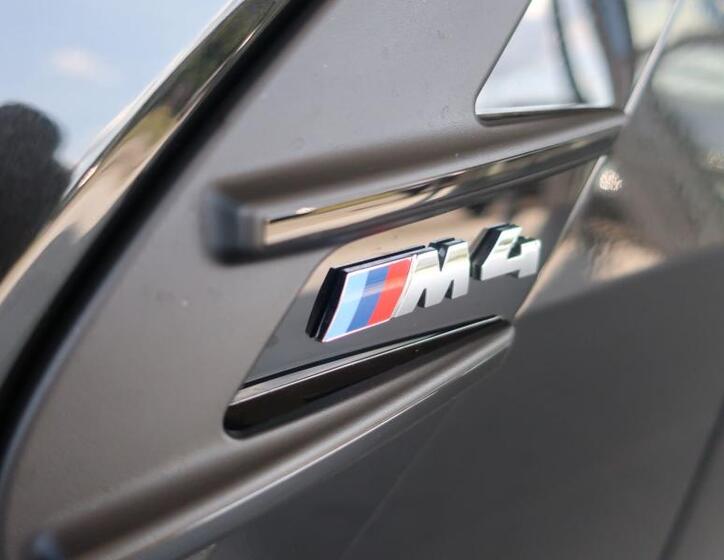 BMW M4 21