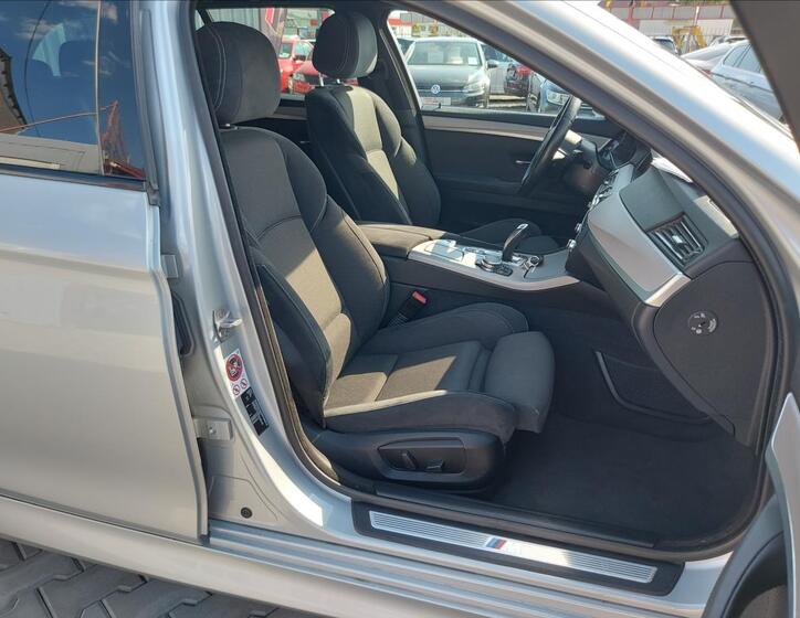 BMW Řada 5 25