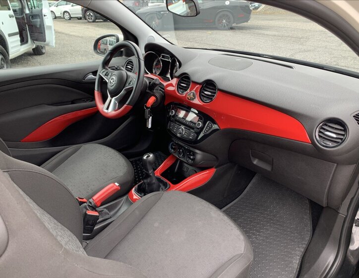 Opel Adam Hatchback 1,4 l 64 kw