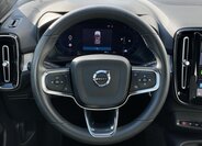 Volvo XC40 SUV / Terénní 2,0 l 145 kw
