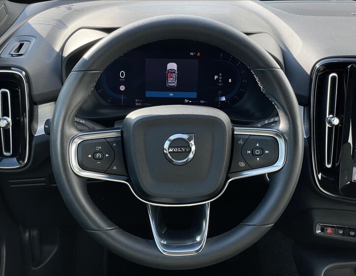 Volvo XC40 SUV / Terénní 2,0 l 145 kw