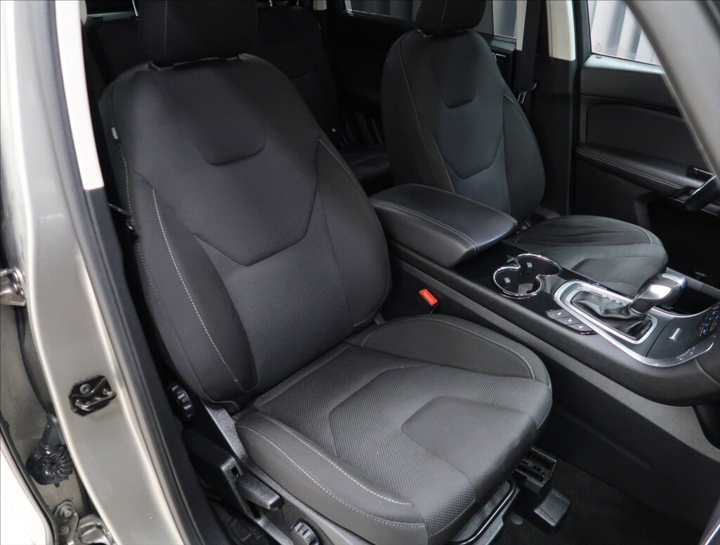 Ford S-MAX MPV 2,0 l 132 kw