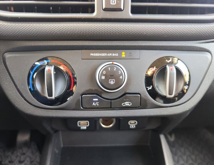 Hyundai i10 Hatchback 998,0 49 kw