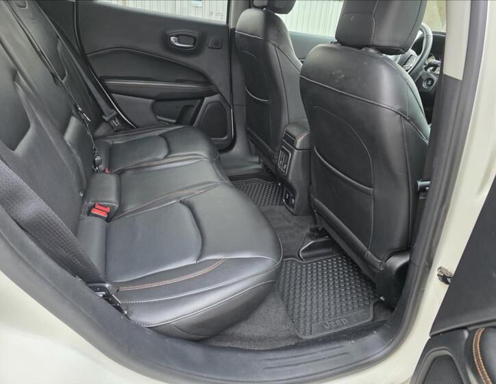 Jeep Compass 34