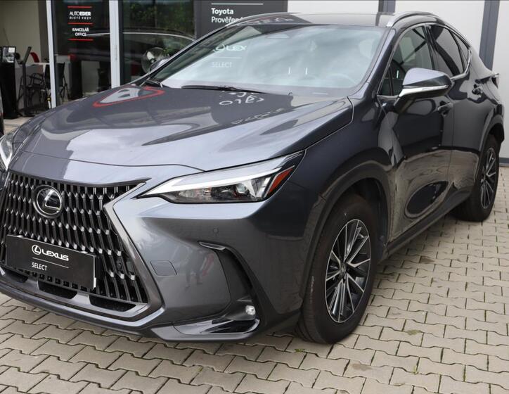 Lexus NX 450h+ 1