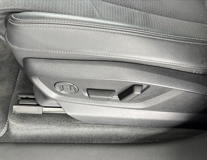 Audi Q8 SUV / Terénní 3,0 l 210 kw