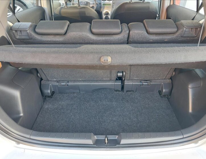 Toyota Yaris Hatchback 998,0 50 kw