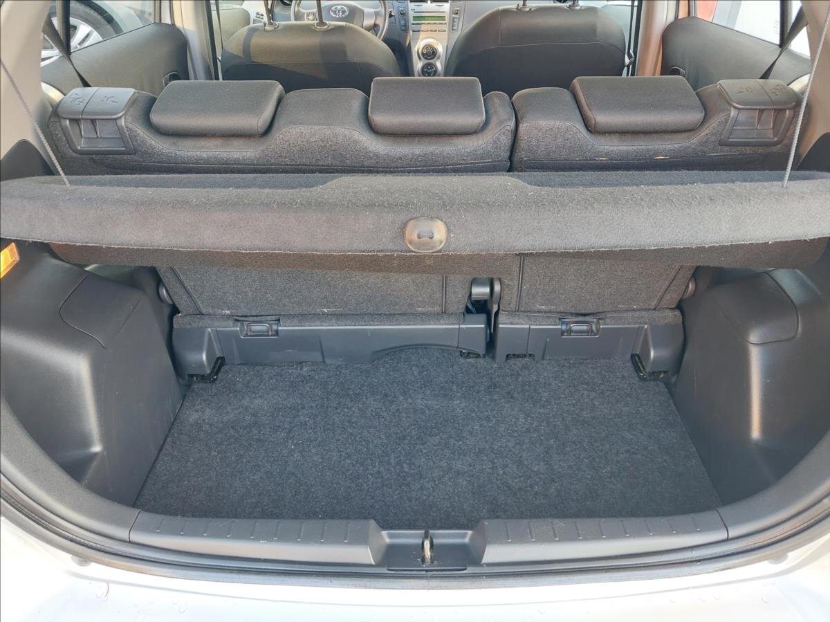 Toyota Yaris Hatchback 998,0 50 kw