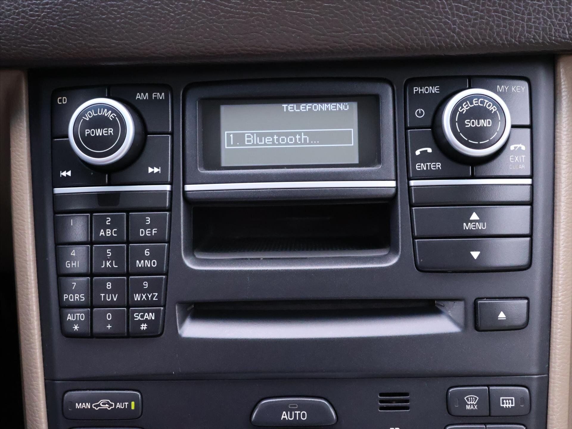 Volvo XC90 SUV / Terénní 2,4 l 147 kw