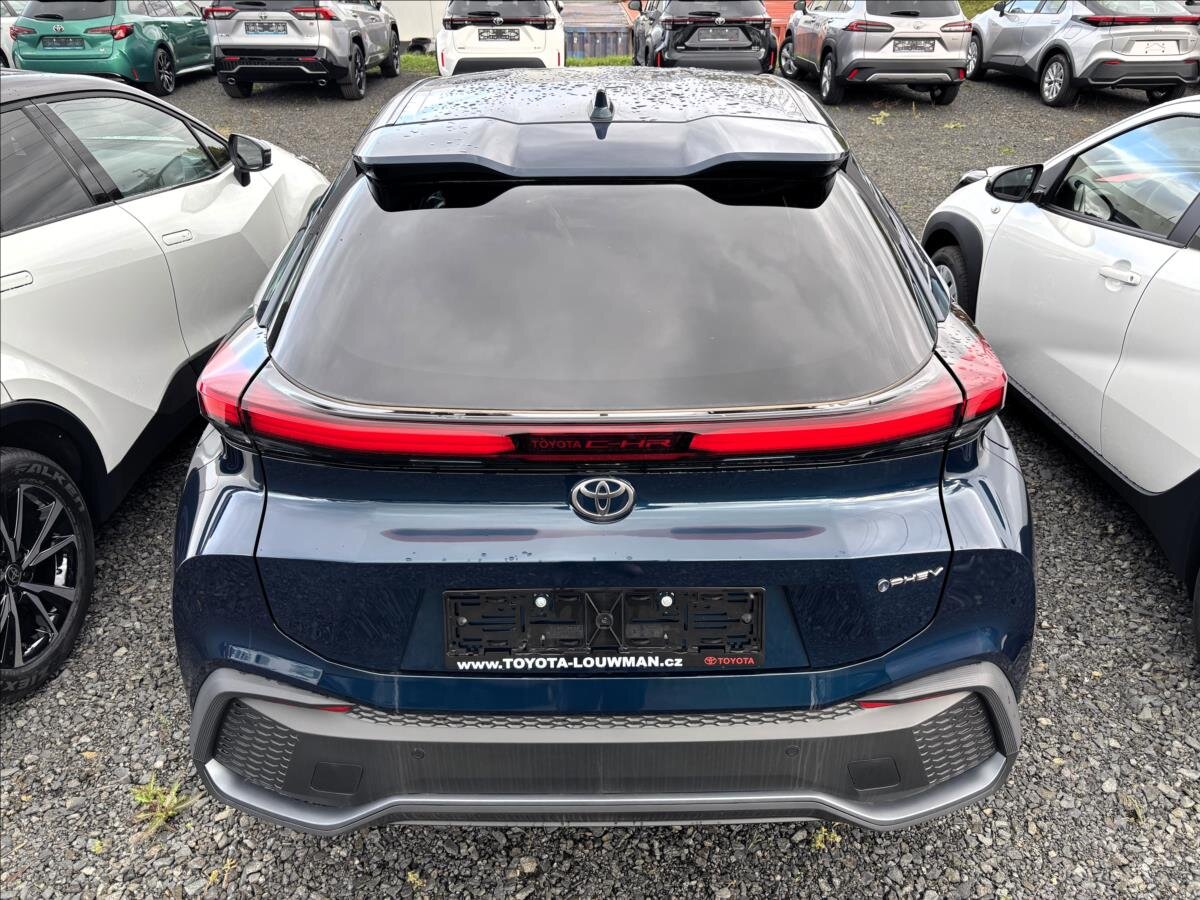 Toyota C-HR SUV 1,8 l 103 kw