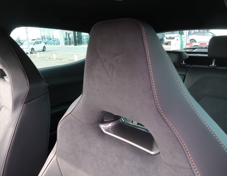 Cupra Formentor SUV / Terénní 2,0 l 195 kw