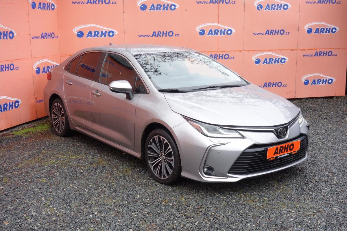 Toyota Corolla Sedan / Limuzína 1,6 l 97 kw