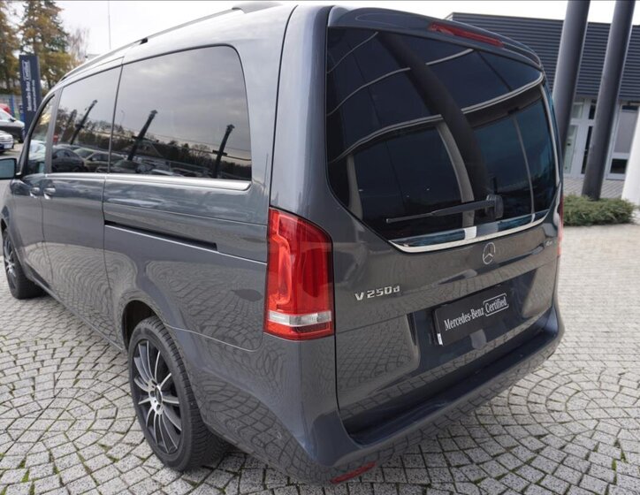 Mercedes-Benz Třídy V 5