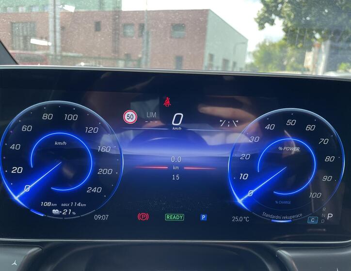 Mercedes-Benz EQE 10