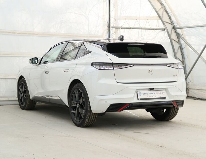 DS Automobiles DS4 Hatchback 1,2 l 100 kw