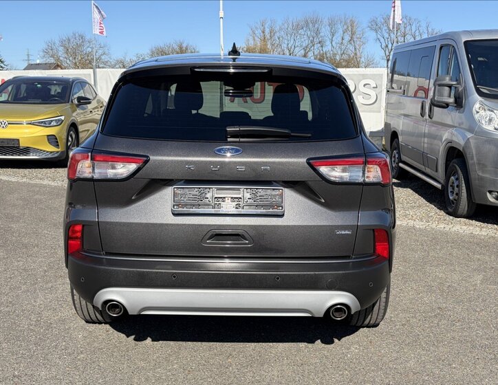 Ford Kuga SUV / Terénní 2,5 l 165 kw