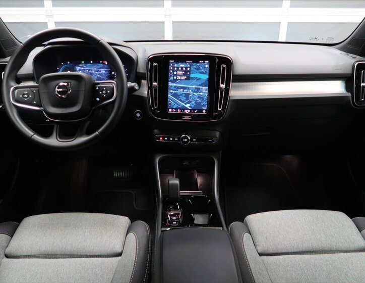 Volvo XC40 SUV 2,0 l 120 kw