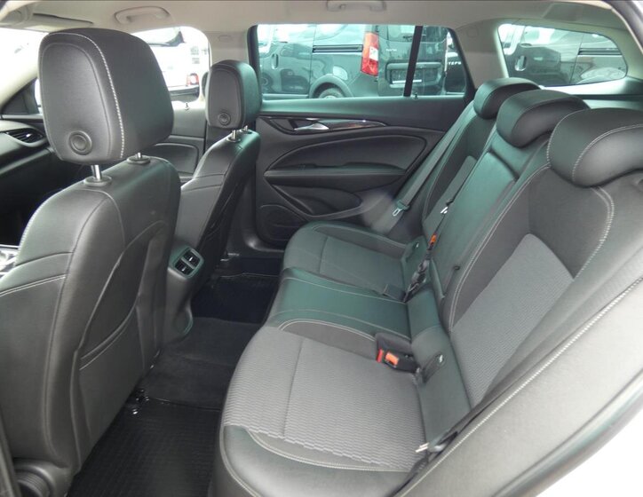 Opel Insignia Kombi 2,0 l 154 kw