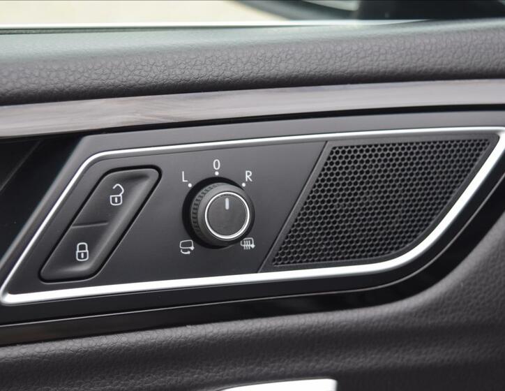 Volkswagen Golf Sportsvan 33