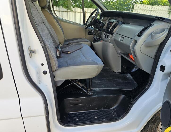 Renault Trafic 16