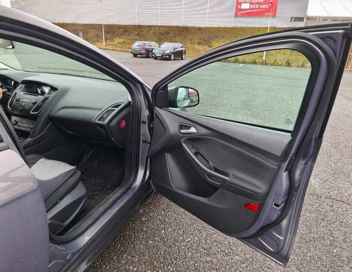 Ford Focus Hatchback 999,0 74 kw