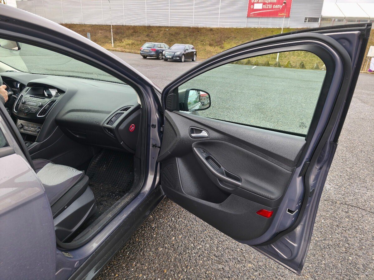 Ford Focus Hatchback 999,0 74 kw