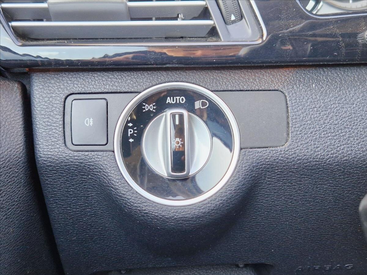 Mercedes-Benz Třídy E Sedan / Limuzína 3,0 l 195 kw