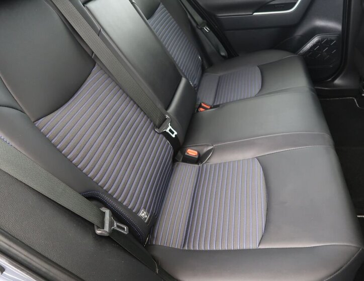 Toyota RAV4 SUV 2,5 l 131 kw