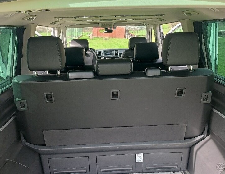 Volkswagen Multivan 13