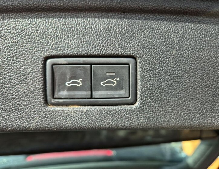 Volkswagen Touareg SUV / Terénní 3,0 l 210 kw