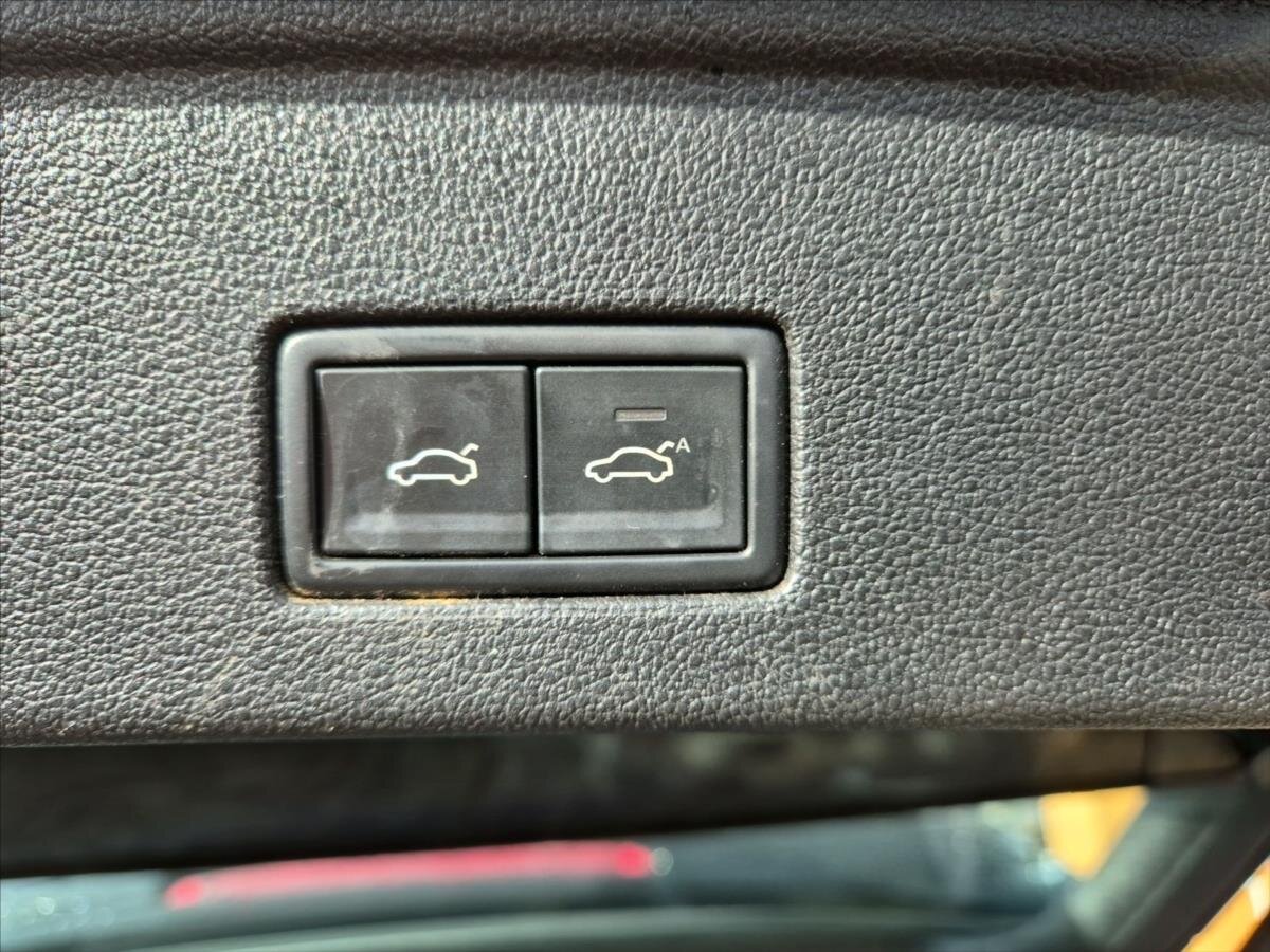 Volkswagen Touareg SUV / Terénní 3,0 l 210 kw