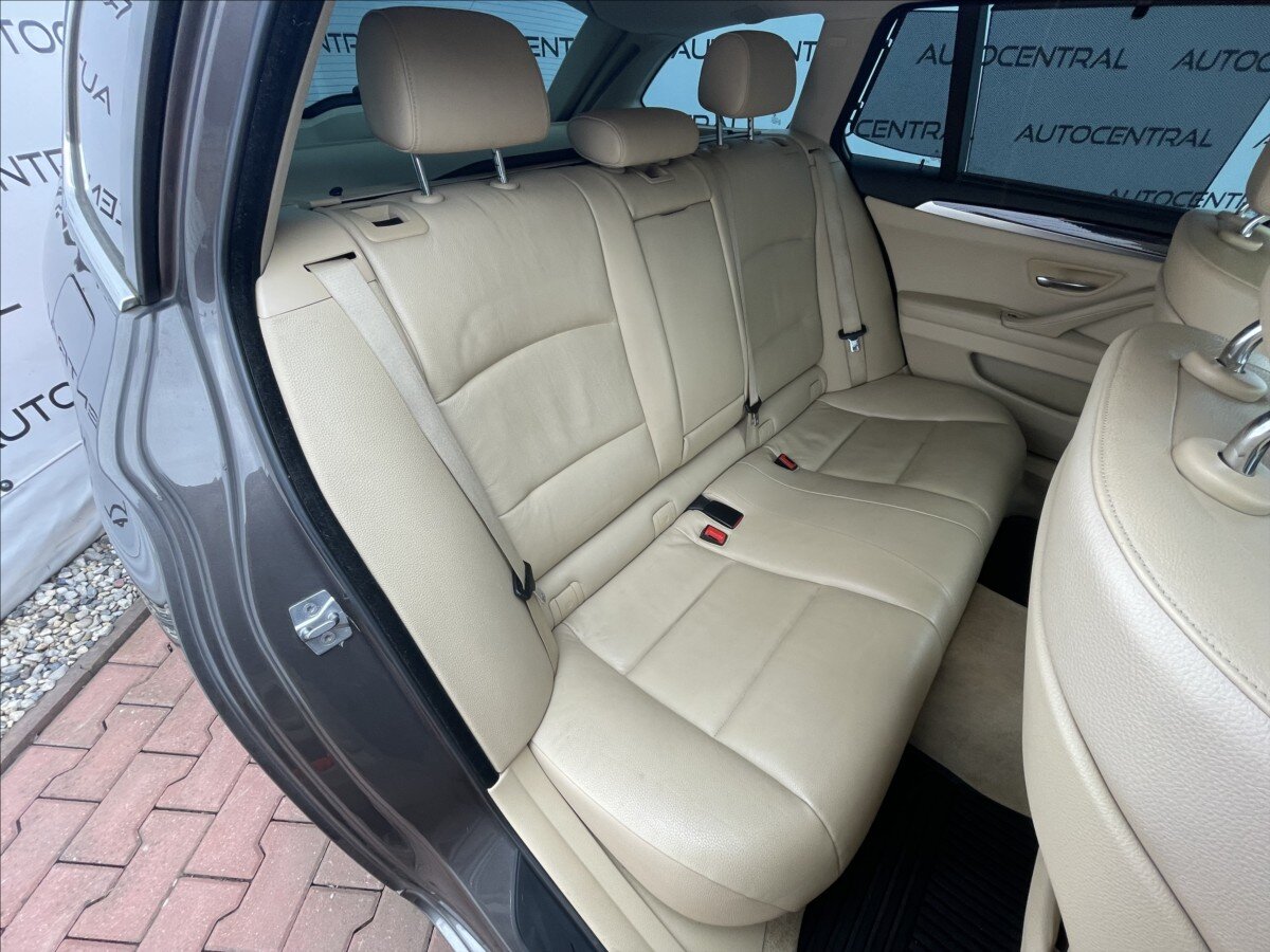 BMW Řada 5 Kombi 3,0 l 180 kw