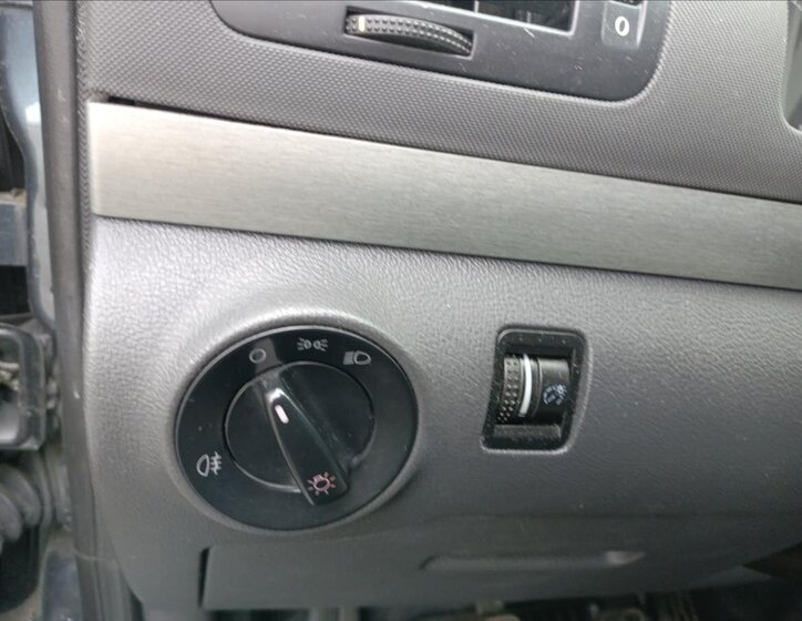 Volkswagen Sharan MPV 2,0 l 103 kw