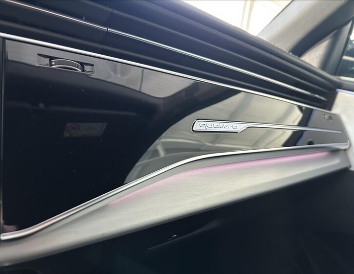 Audi Q8 SUV 3,0 l 250 kw