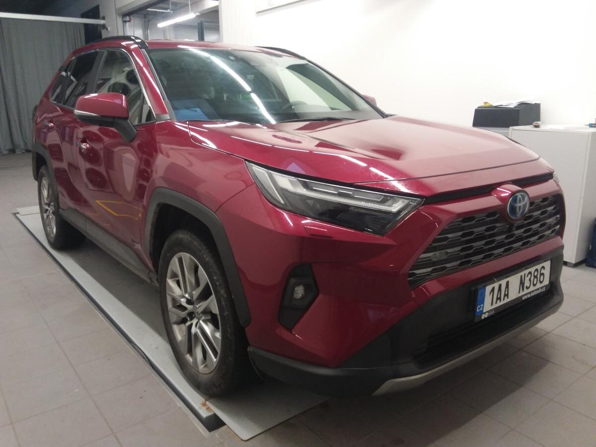 Toyota RAV4 SUV 2,5 l 131 kw
