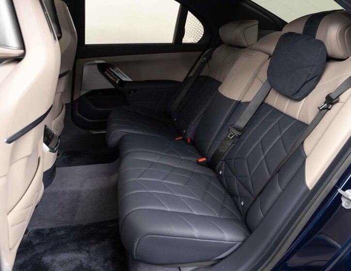 BMW Řada 7 Sedan / Limuzína 3,0 l 220 kw