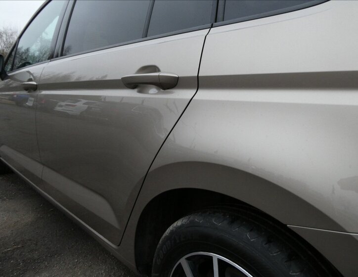 Volkswagen Touran 16