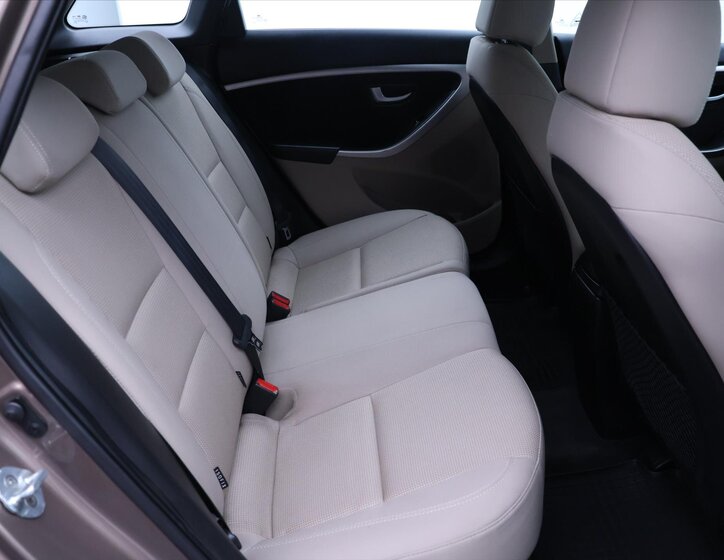 Hyundai i30 Kombi 1,6 l 99 kw