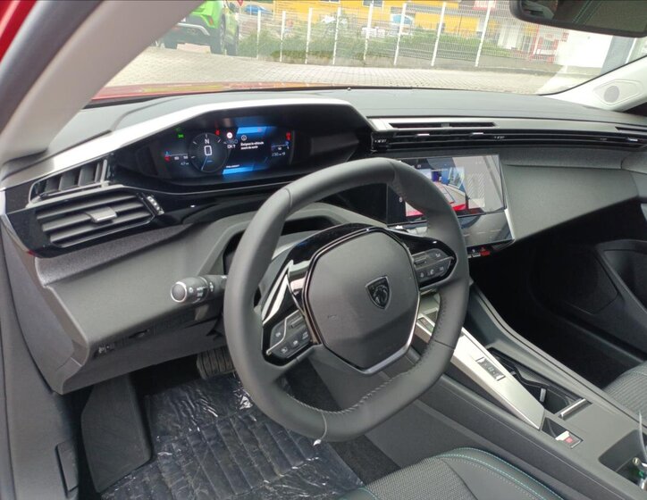 Peugeot 308 Kombi 1,5 l 96 kw