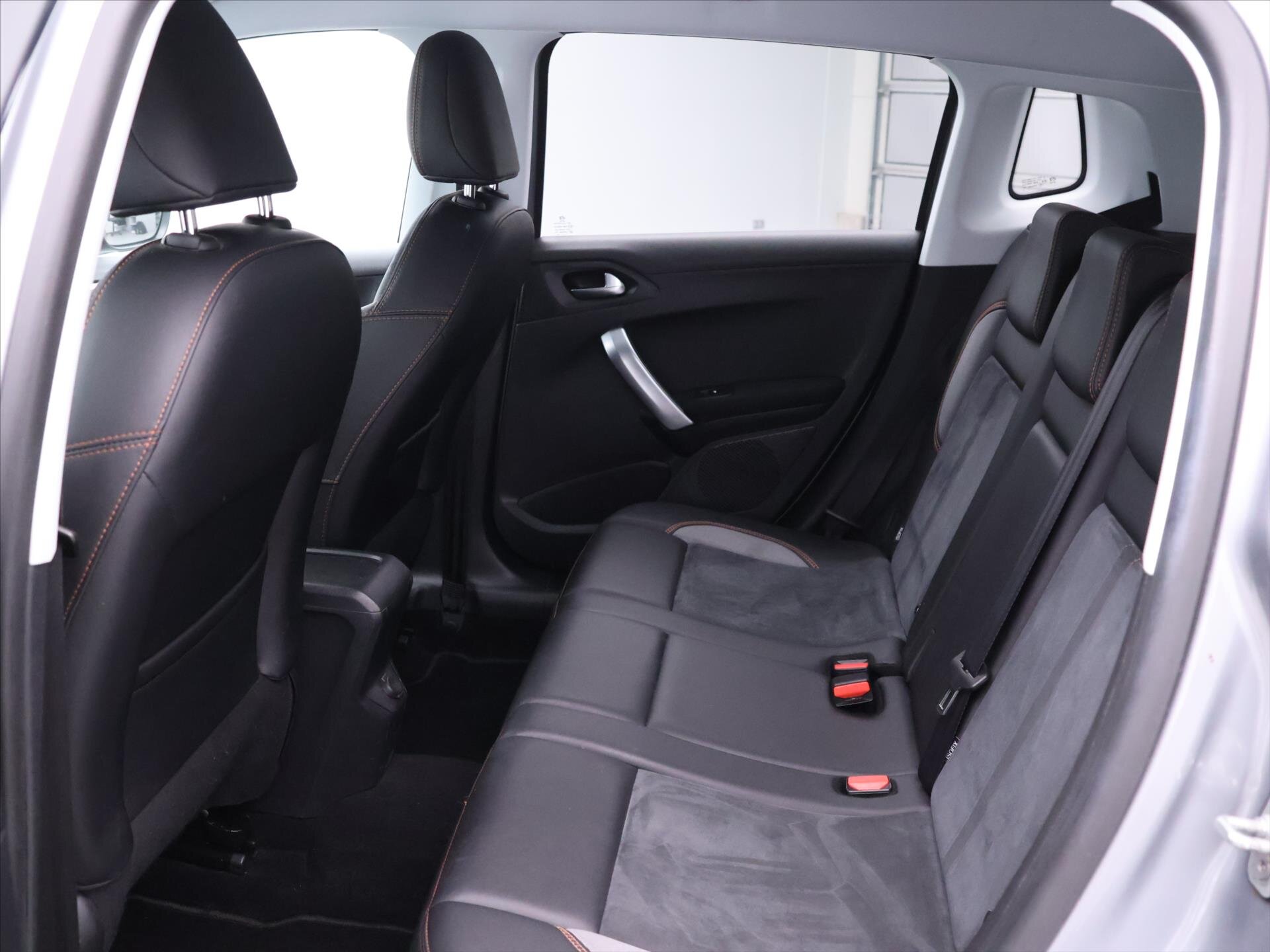 Peugeot 2008 SUV / Terénní 1,2 l 81 kw