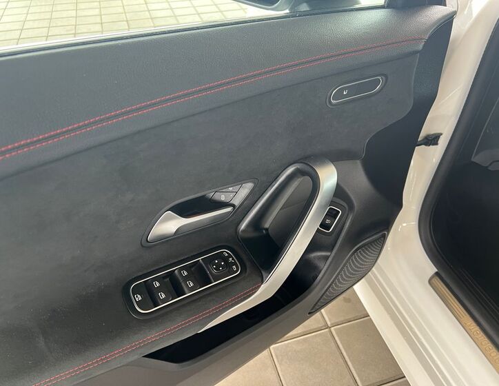 Mercedes-Benz CLA 11