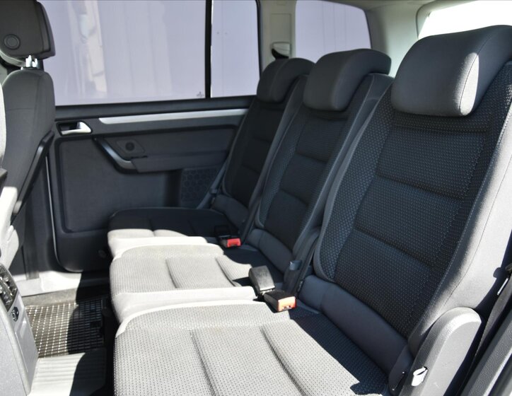 Volkswagen Touran MPV 1,6 l 77 kw