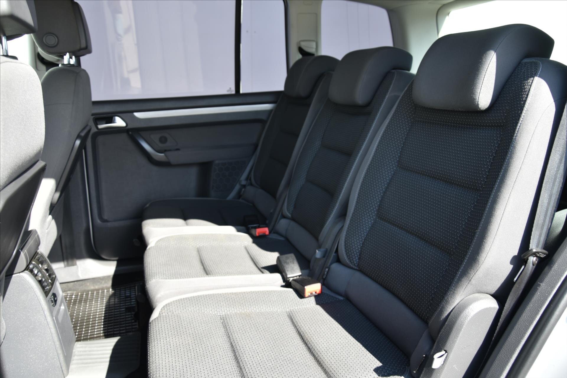 Volkswagen Touran MPV 1,6 l 77 kw